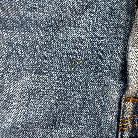 Vintage Levi’s 501 Original Fit Distressed Cut-Off Denim Shorts - Picture 10 of 15